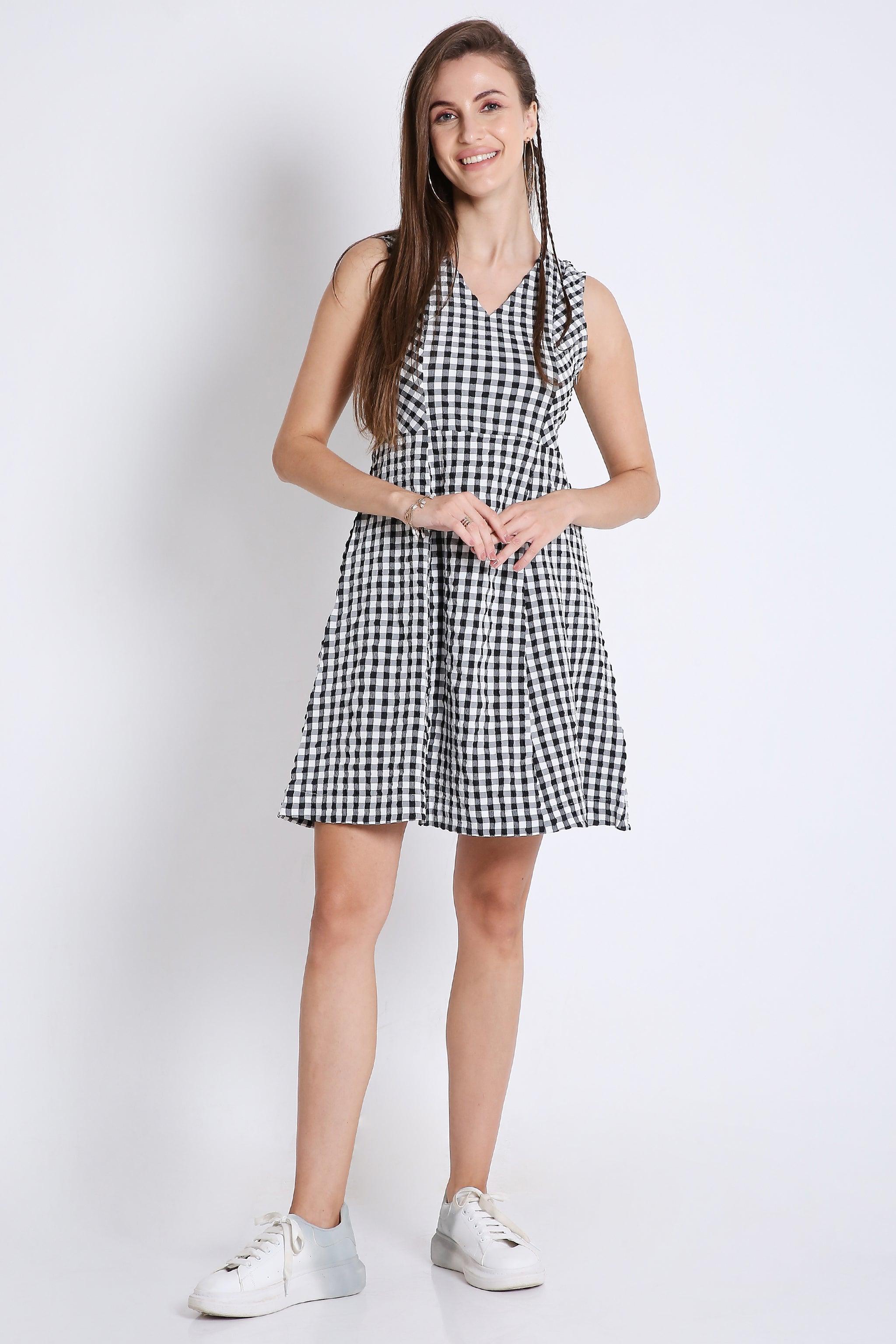 Checks Short Fit & Flared Sleeveless Dress FRENCH THEORY