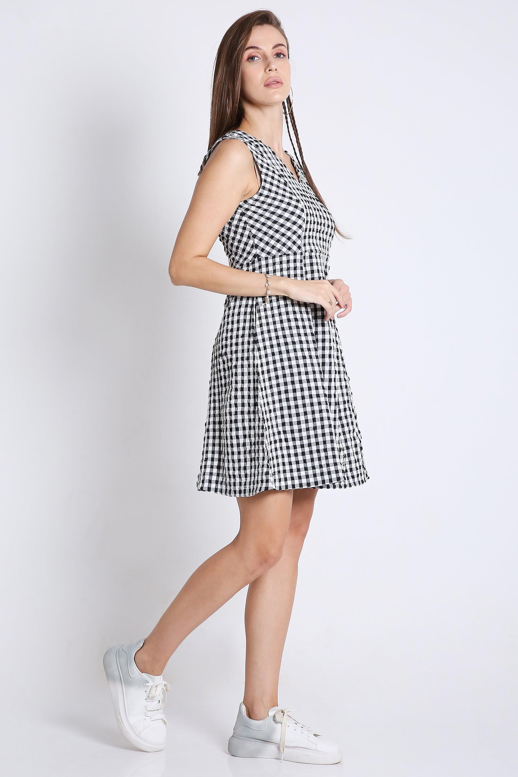Checks Short Fit & Flared Sleeveless Dress FRENCH THEORY